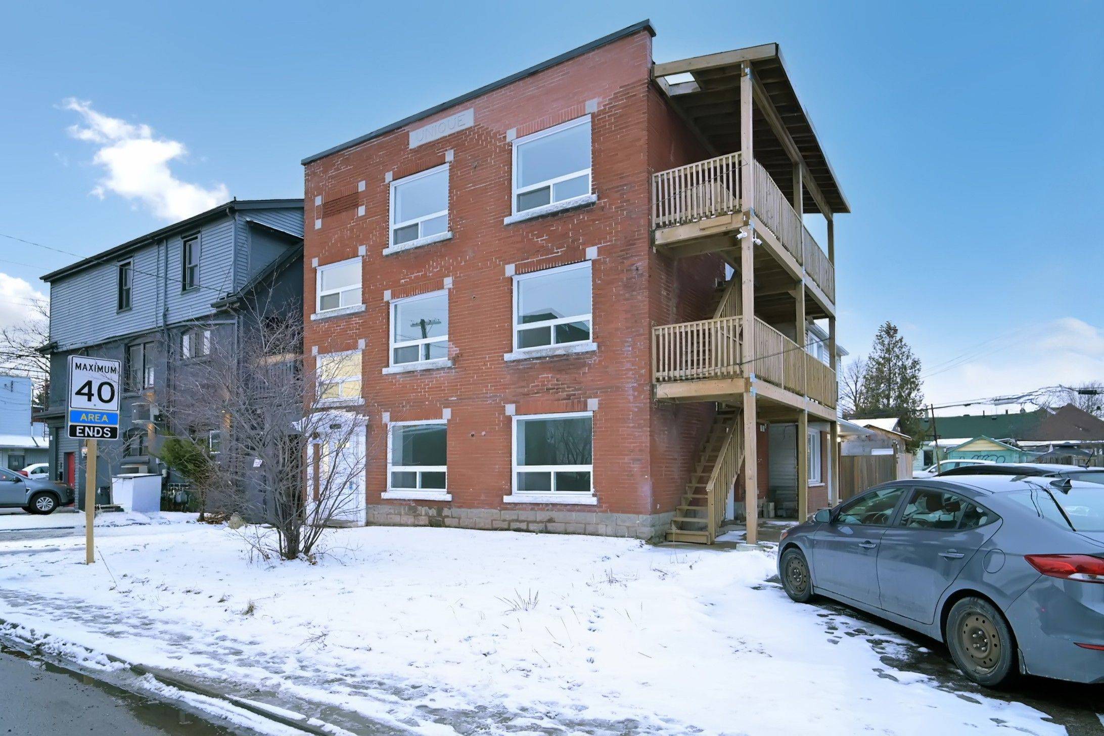 Hamilton, ON L8L 2J7,195 Balmoral AVE N