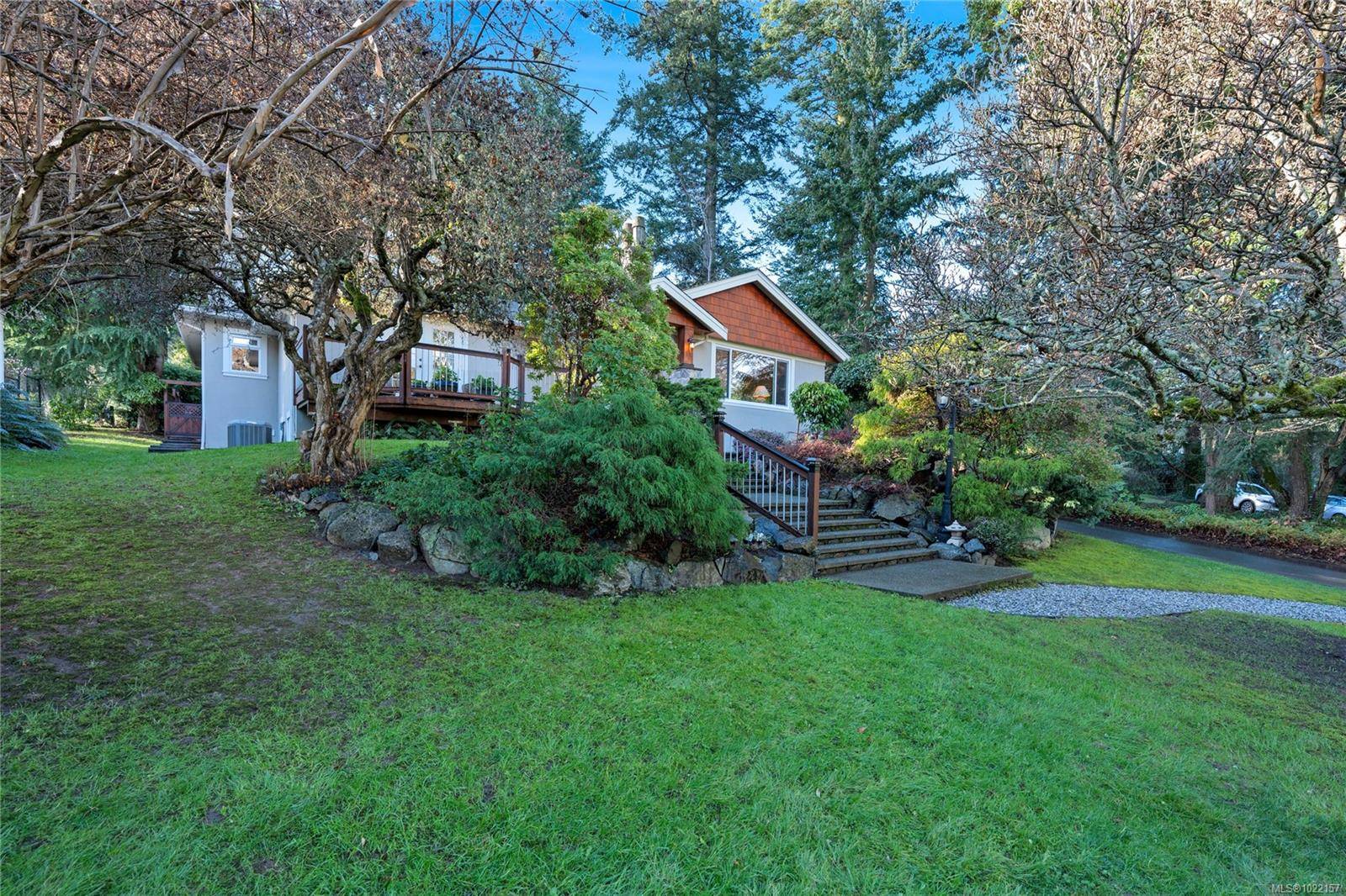 Saanich, BC V8N 1V2,2229 Arbutus Rd