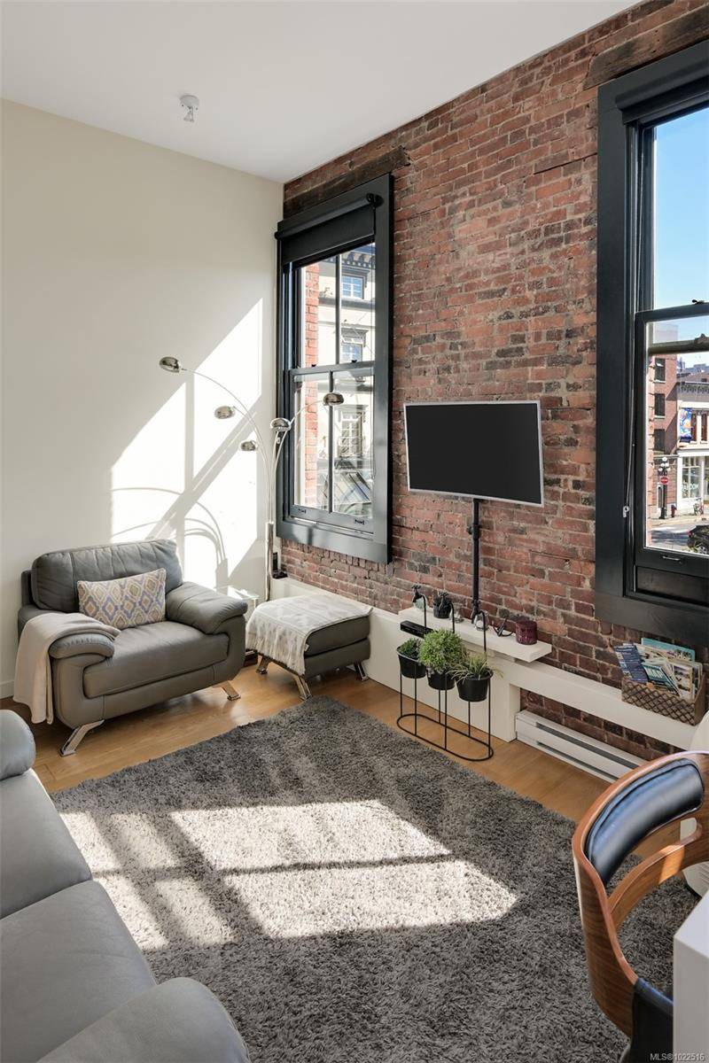 Victoria, BC V8W 0E3,1610 Store St #225