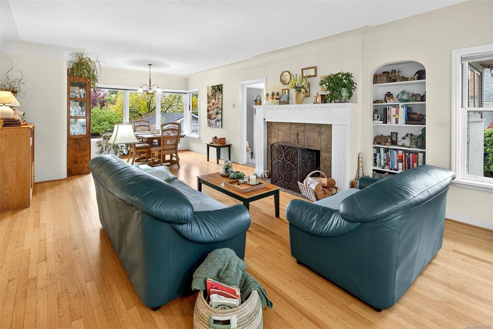 Victoria, BC V8S 3Y4,416 Richmond Ave