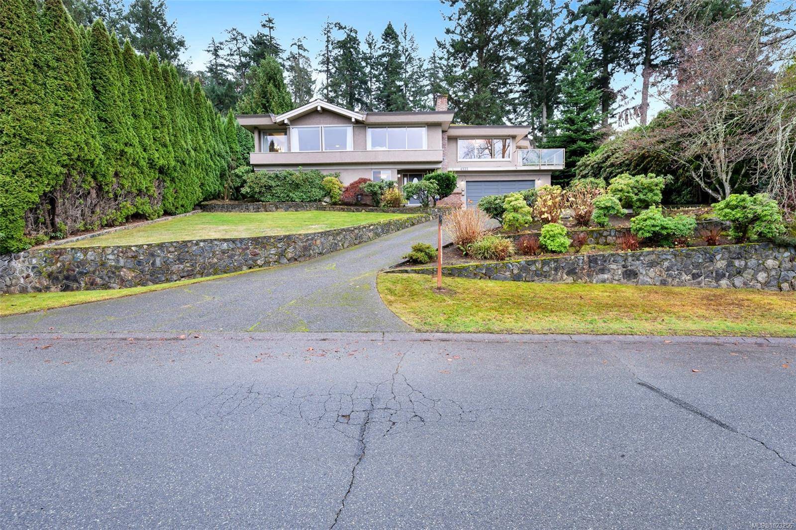 Saanich, BC V8X 5E4,4335 Emily Carr Dr