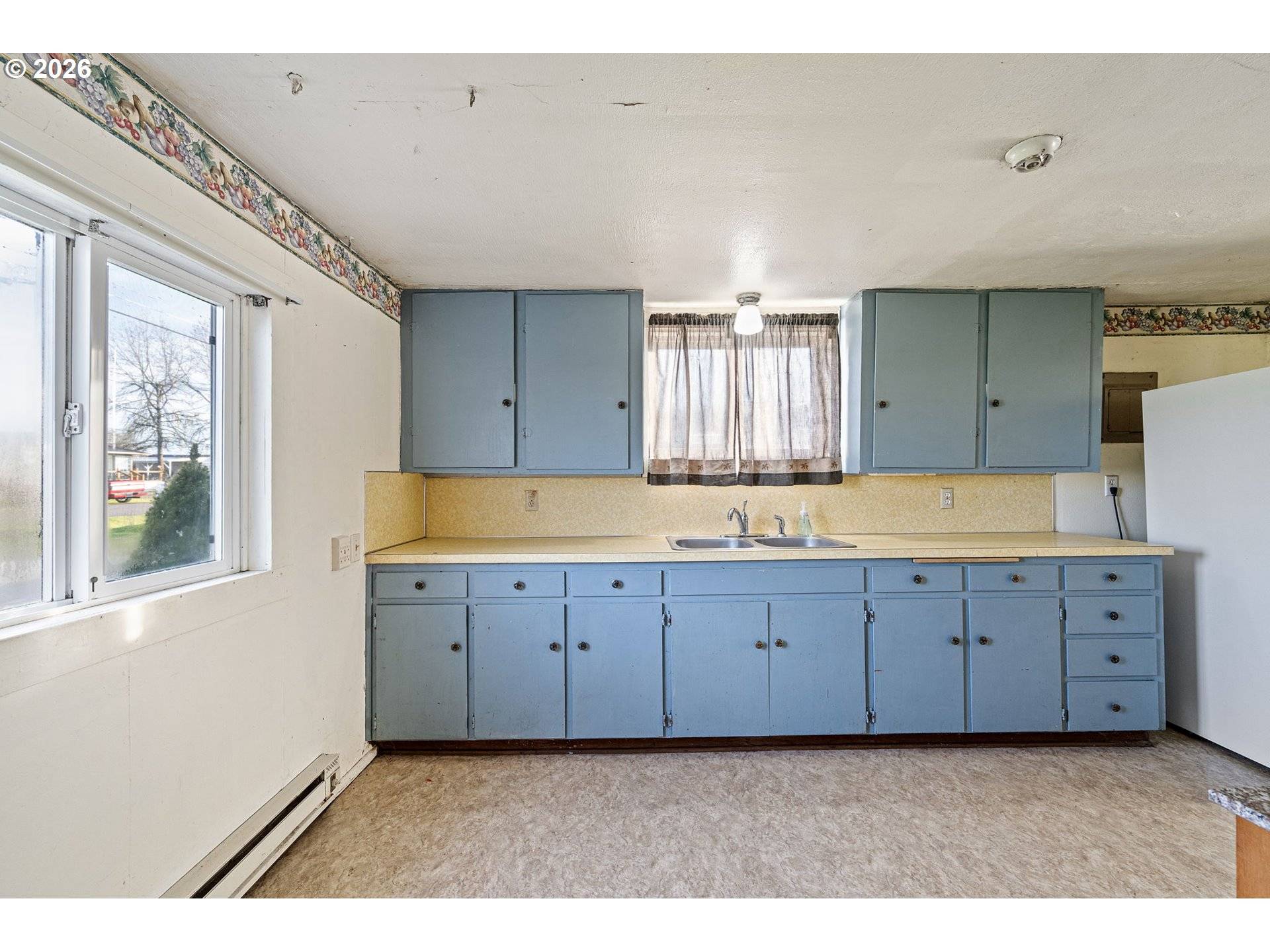 Harrisburg, OR 97446,860 BURTON ST