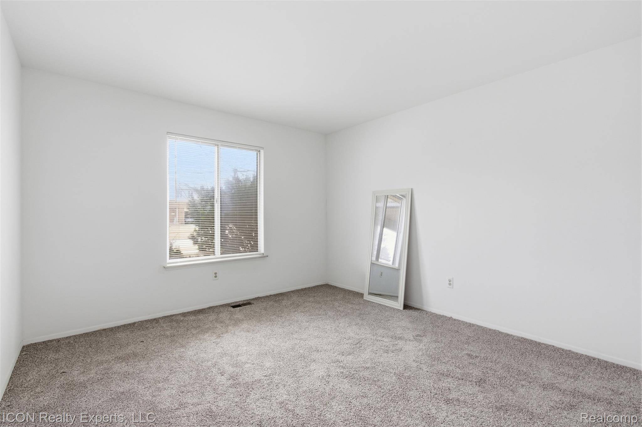 Warren, MI 48088,28230 Armanda DR