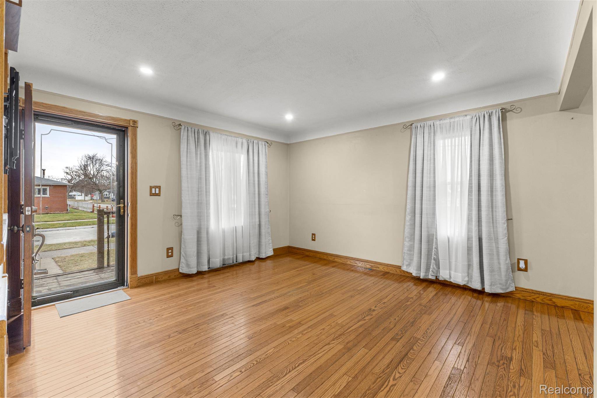 Dearborn Heights, MI 48125,4903 Bedford ST