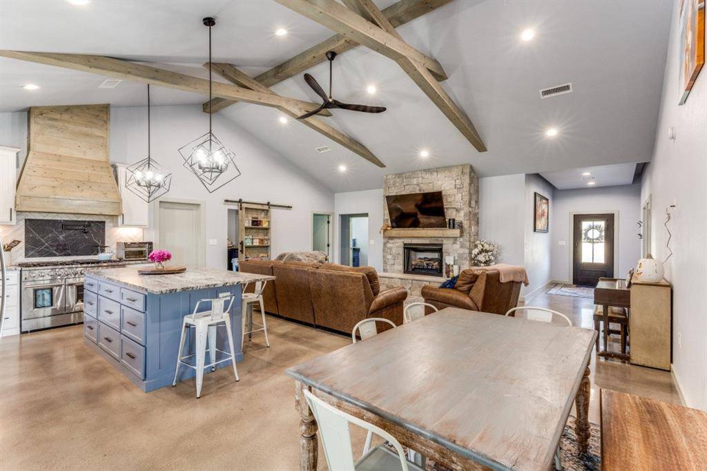 Alvord, TX 76225,1600 County Road 2395