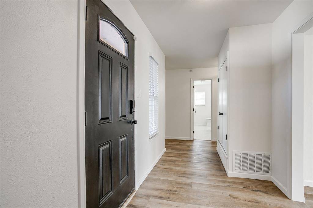 Hurst, TX 76054,317 Northglen Drive