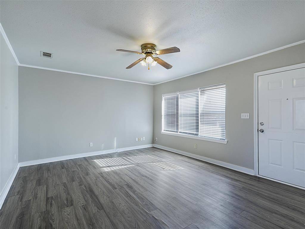 Gunter, TX 75058,707 Doris Lane