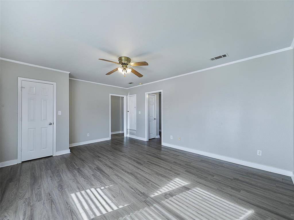 Gunter, TX 75058,707 Doris Lane