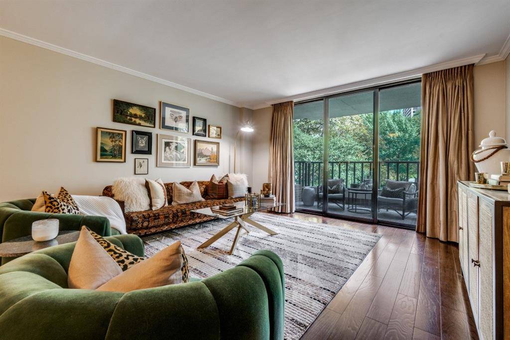 Dallas, TX 75219,3621 Turtle Creek Boulevard #2L