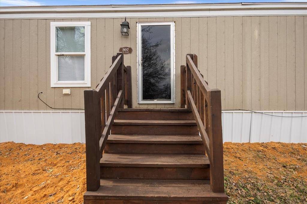 Athens, TX 75751,307 Saint Joseph Street