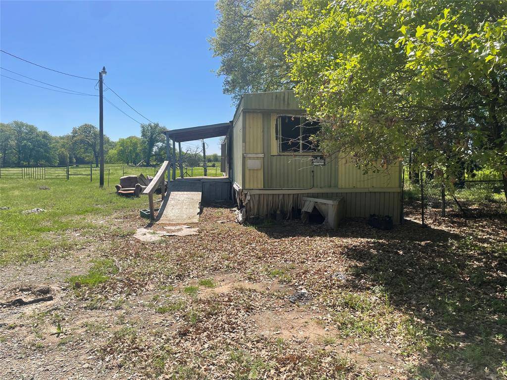 Kemp, TX 75143,689 James