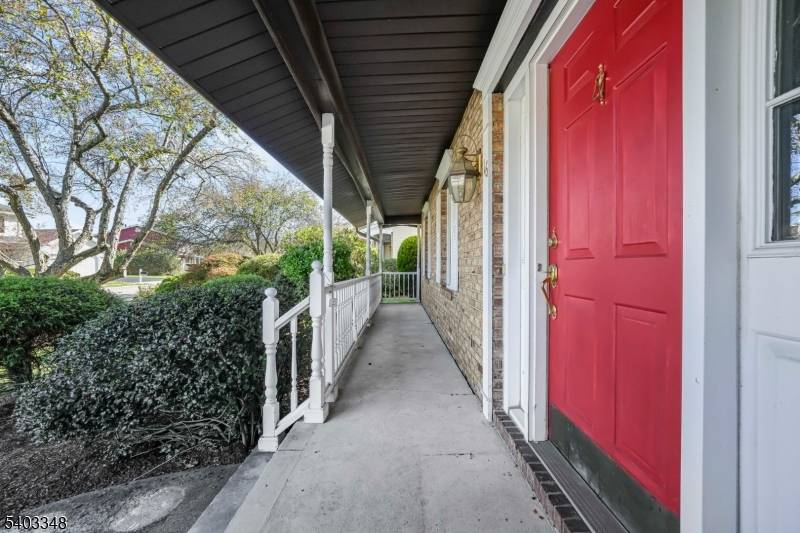 Wayne Twp., NJ 07470,16 Agawam Dr