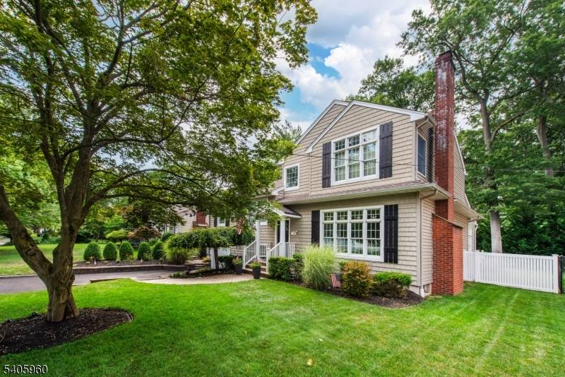 Livingston Twp., NJ 07039,19 Springbrook Rd