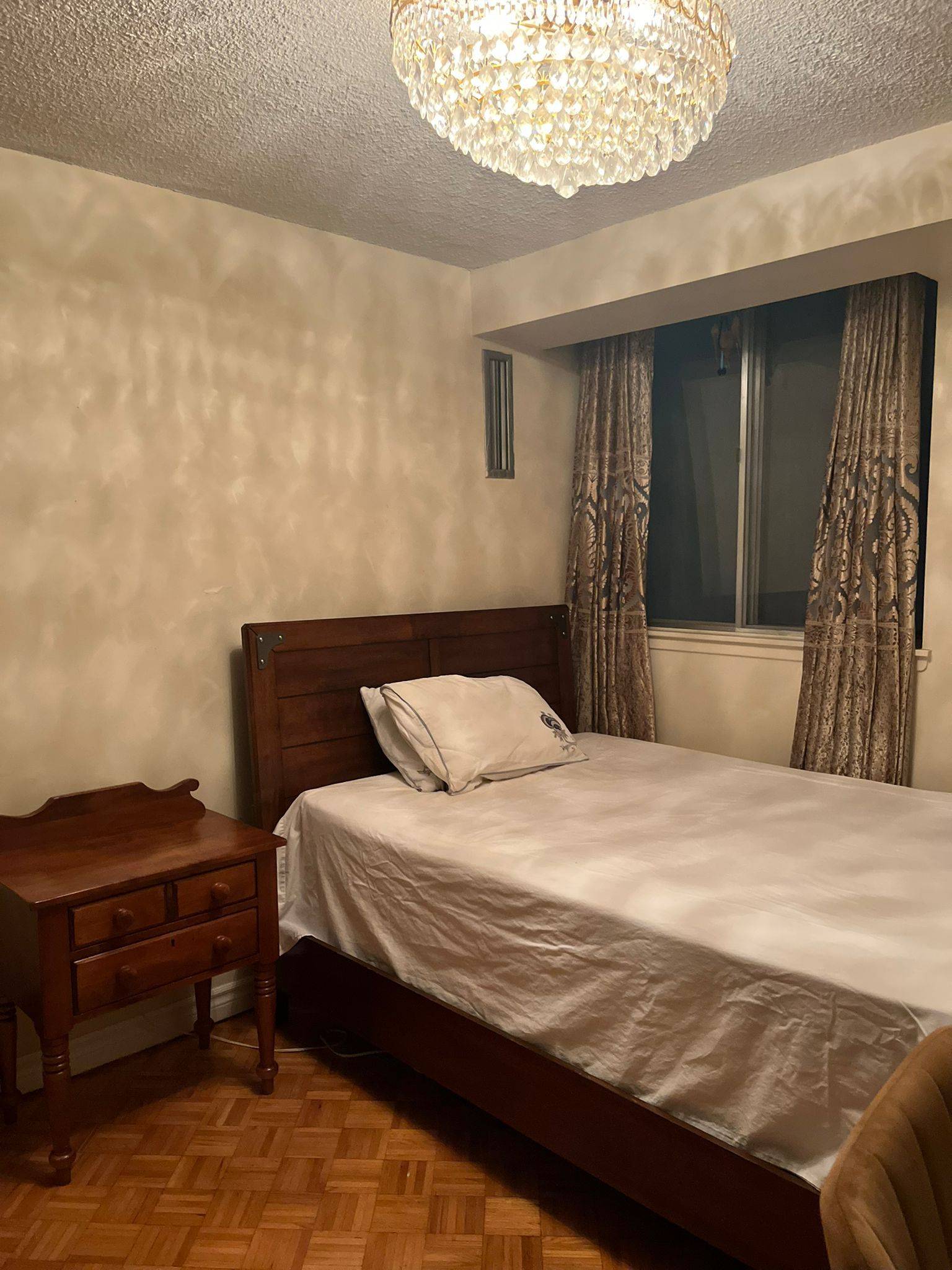 Toronto E04, ON M1P 4V9,120 Dundalk DR #1204