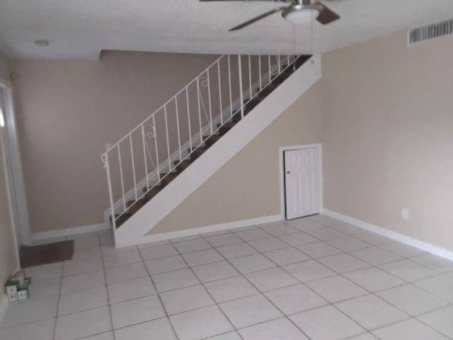 Lauderdale Lakes, FL 33311,3764 NW 21st St #101