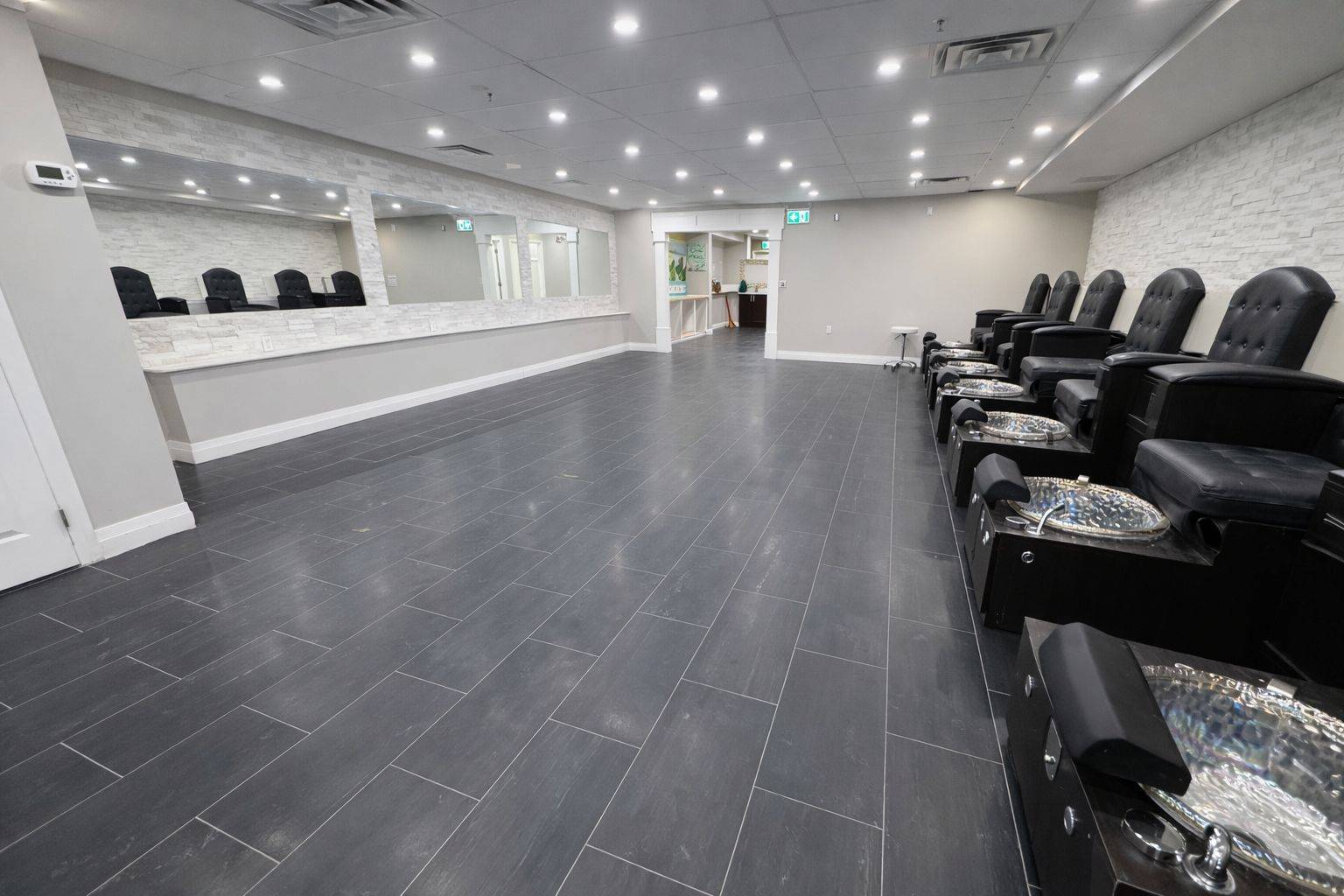 Vaughan, ON L4L 6C3,136 Winges RD N #15