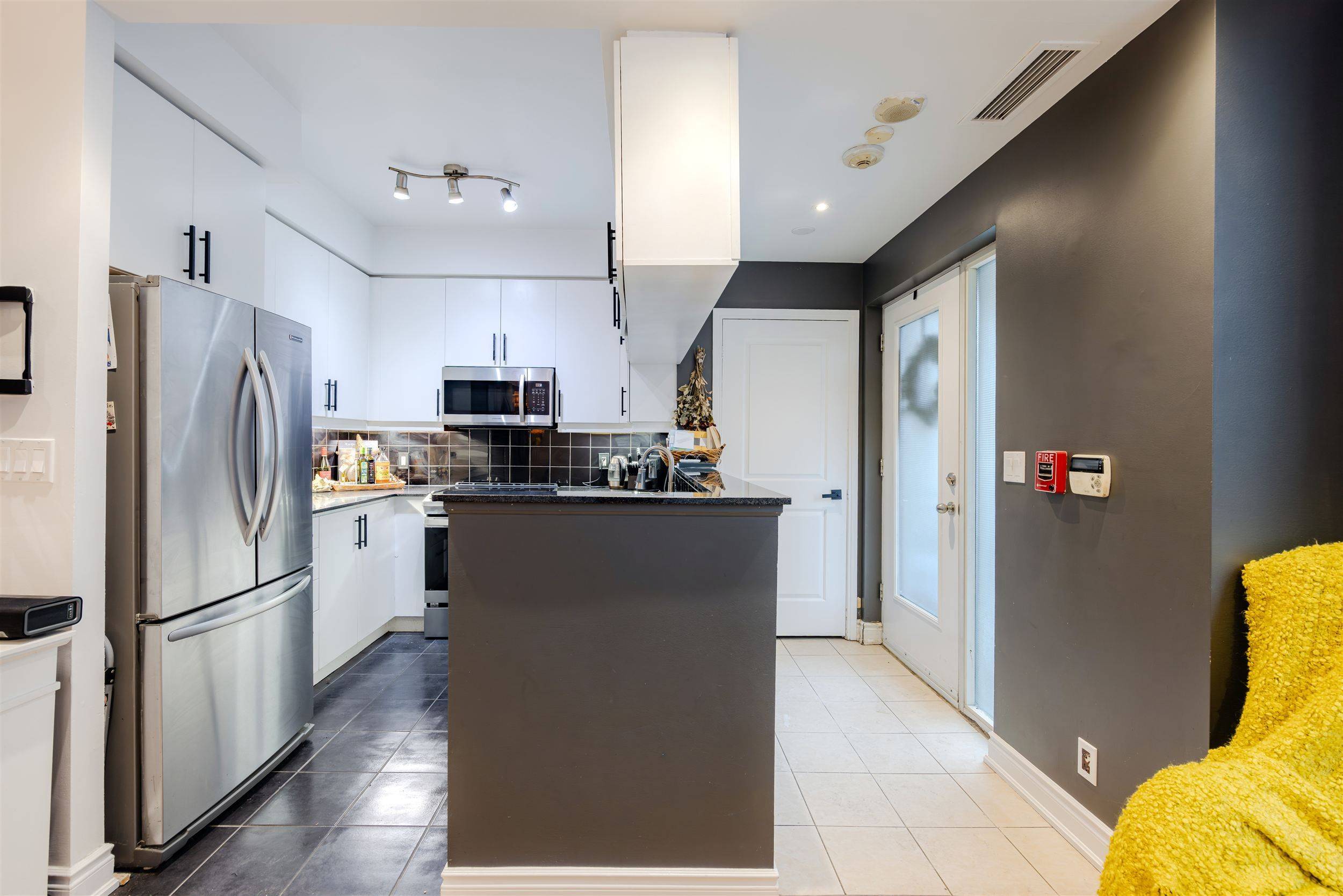 Mississauga, ON L4Z 0A3,90 Absolute AVE #TH-115