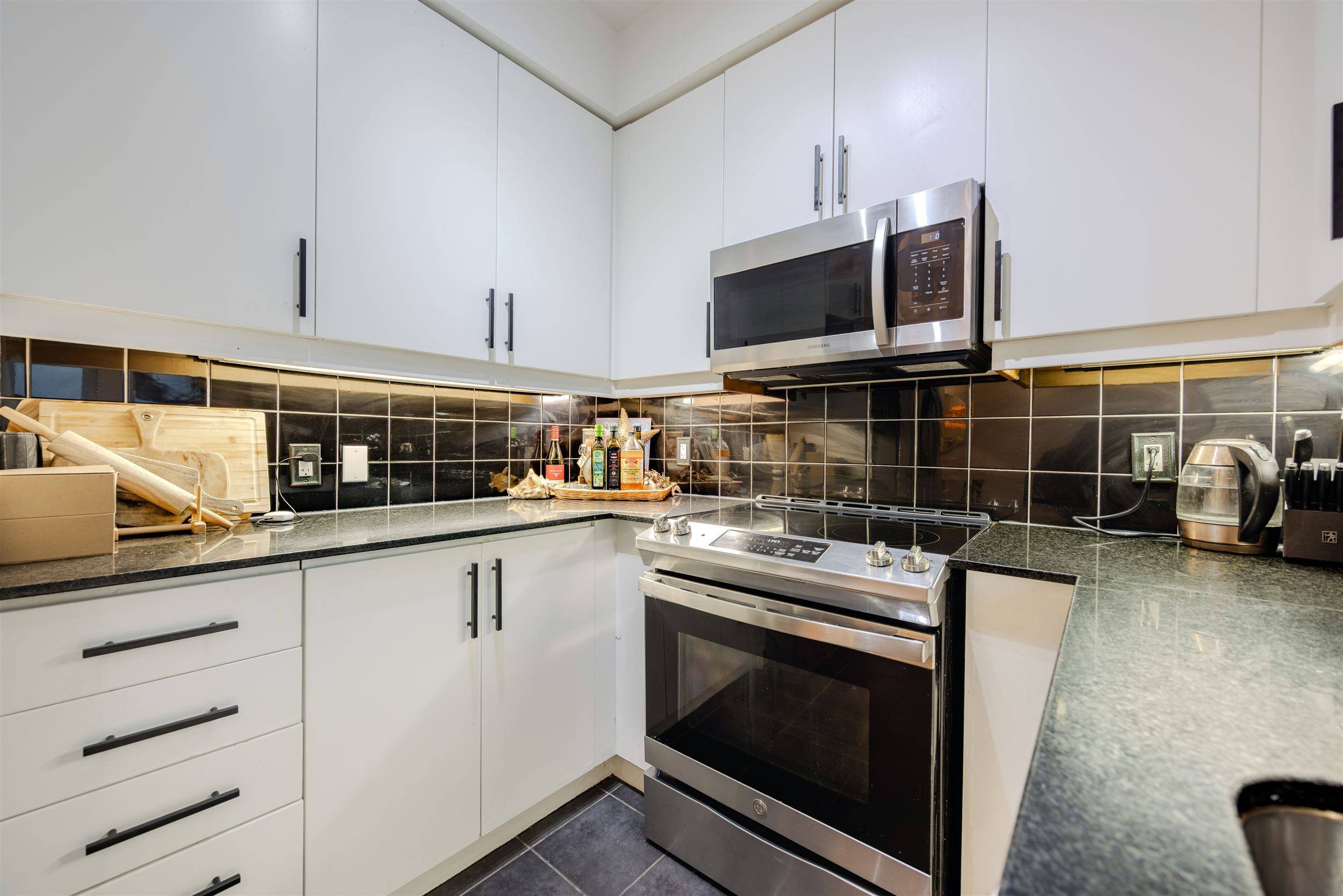 Mississauga, ON L4Z 0A3,90 Absolute AVE #TH-115