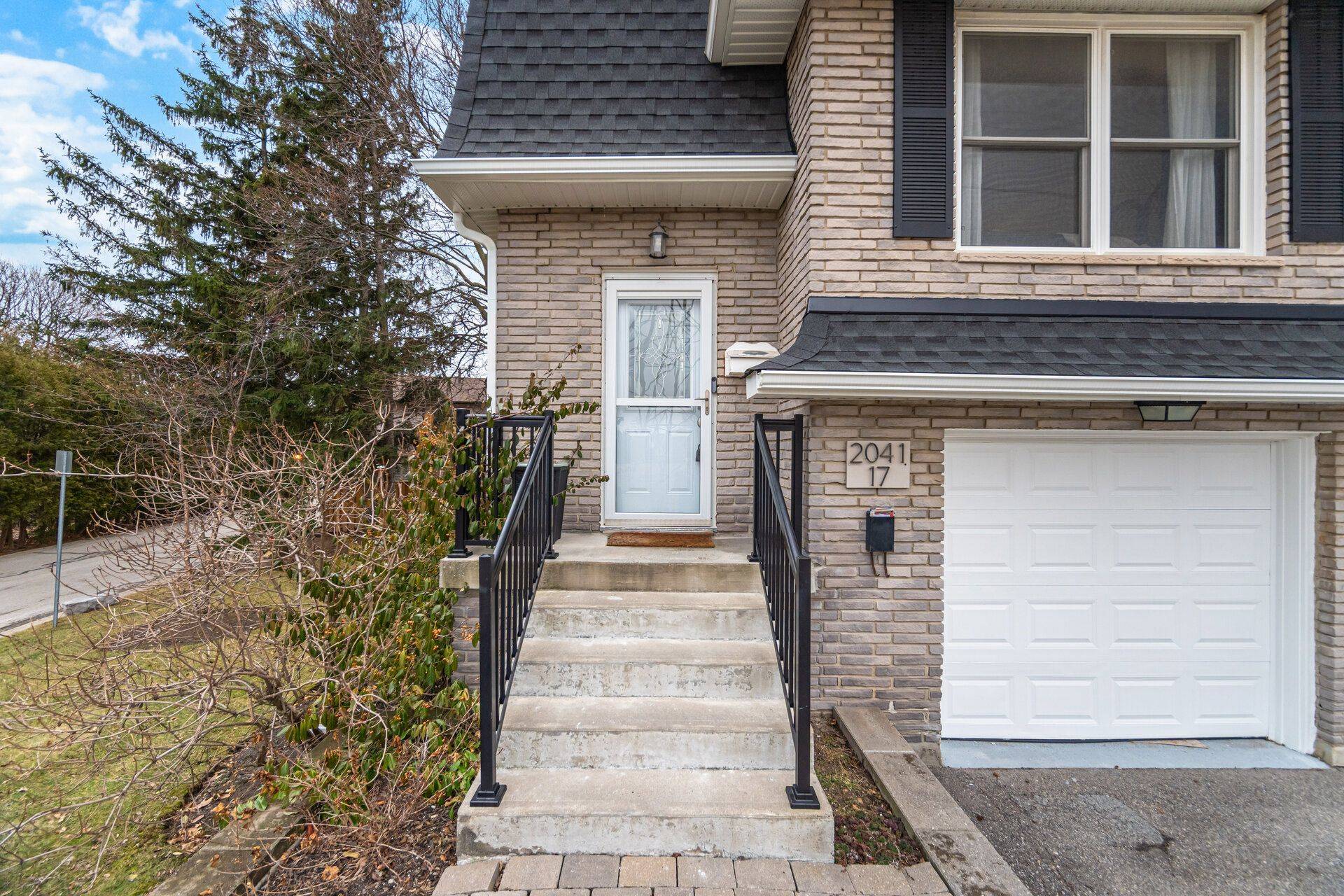 Burlington, ON L7P 3R2,2041 Amherst Heights CT #17