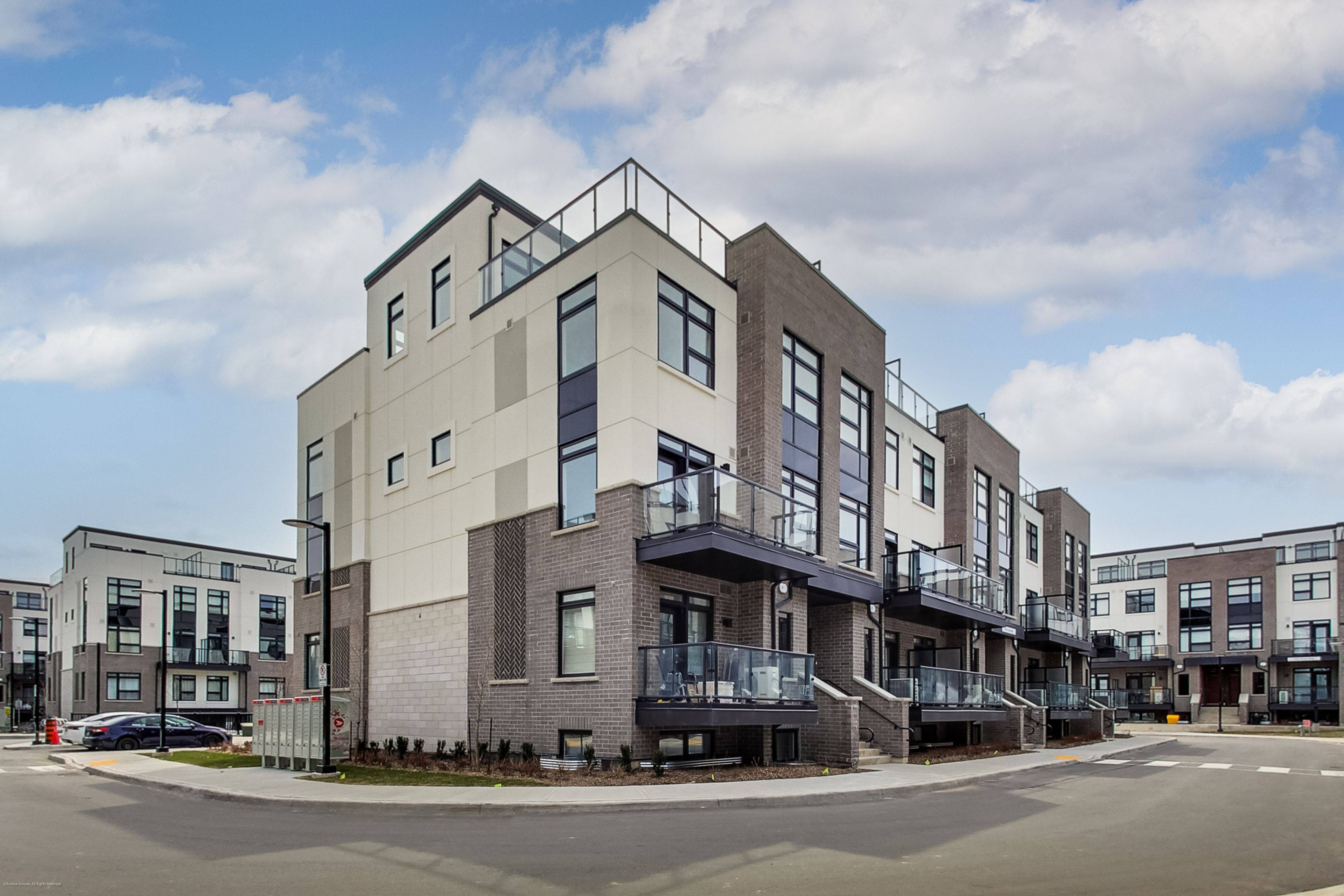 Milton, ON L9E 0J2,1593 Rose WAY #102