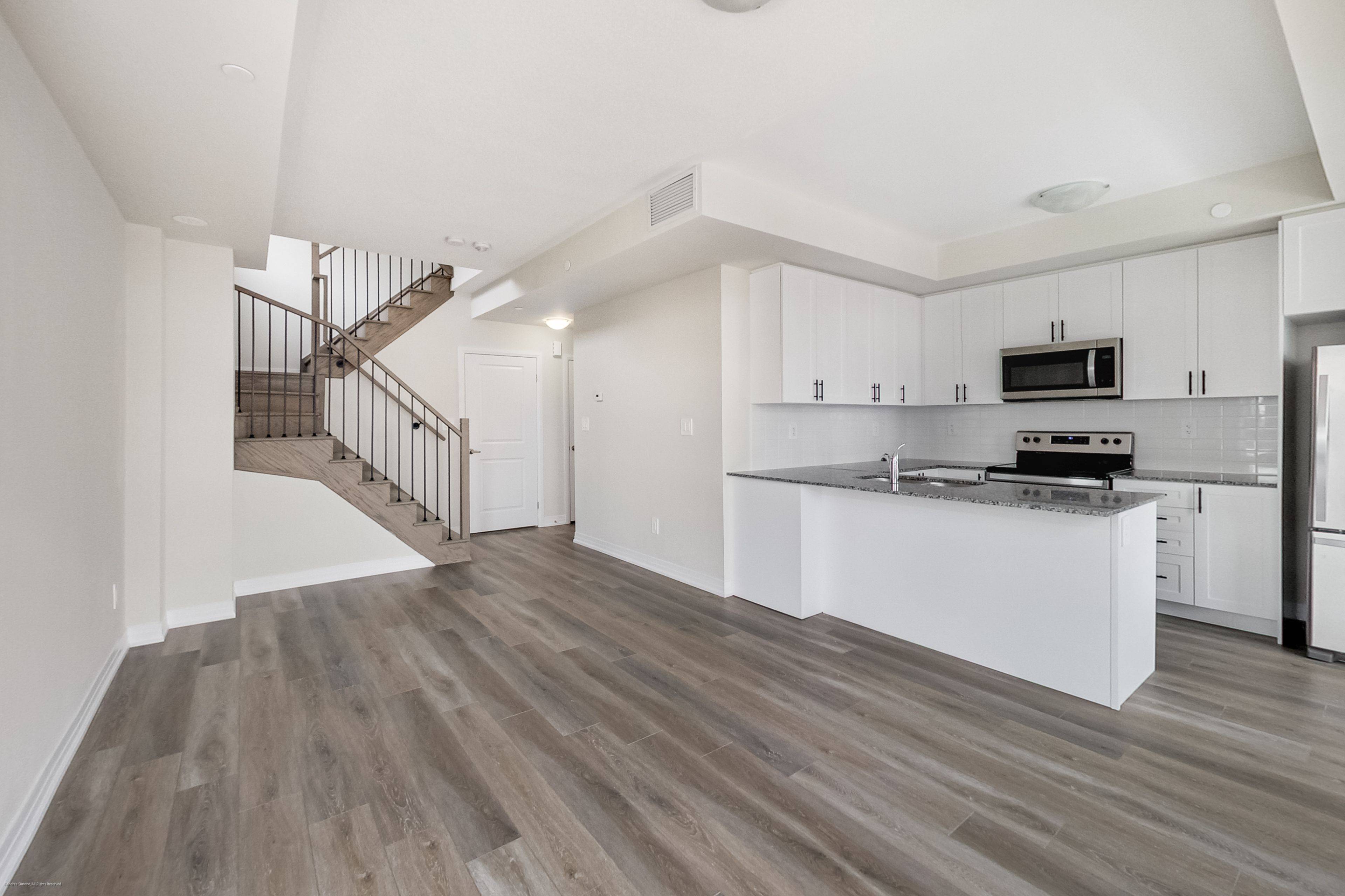 Milton, ON L9E 0J2,1593 Rose WAY #102