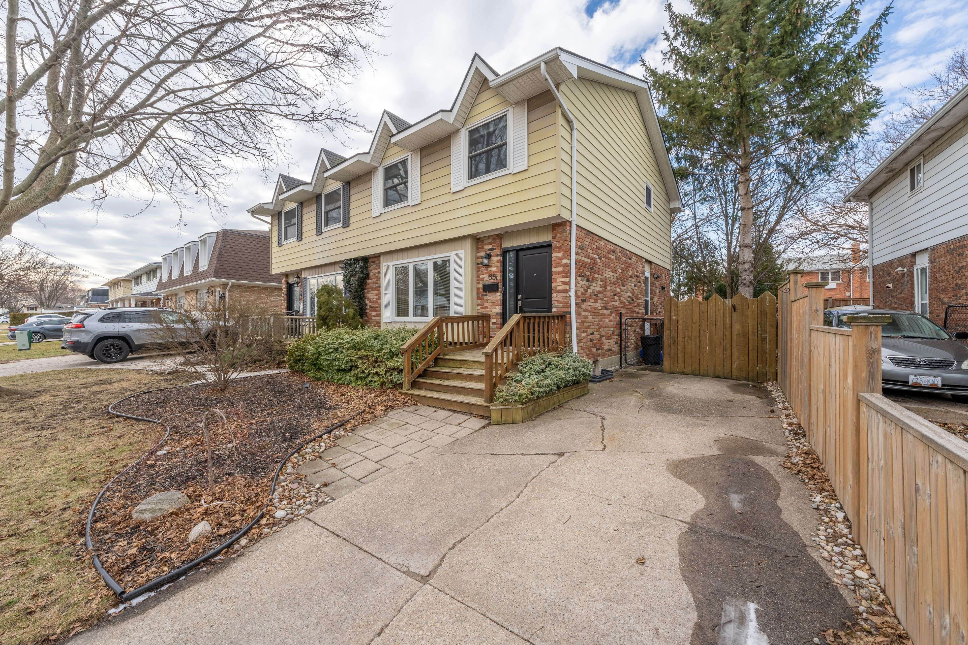 Sarnia, ON N7S 4A5,651 Roger ST