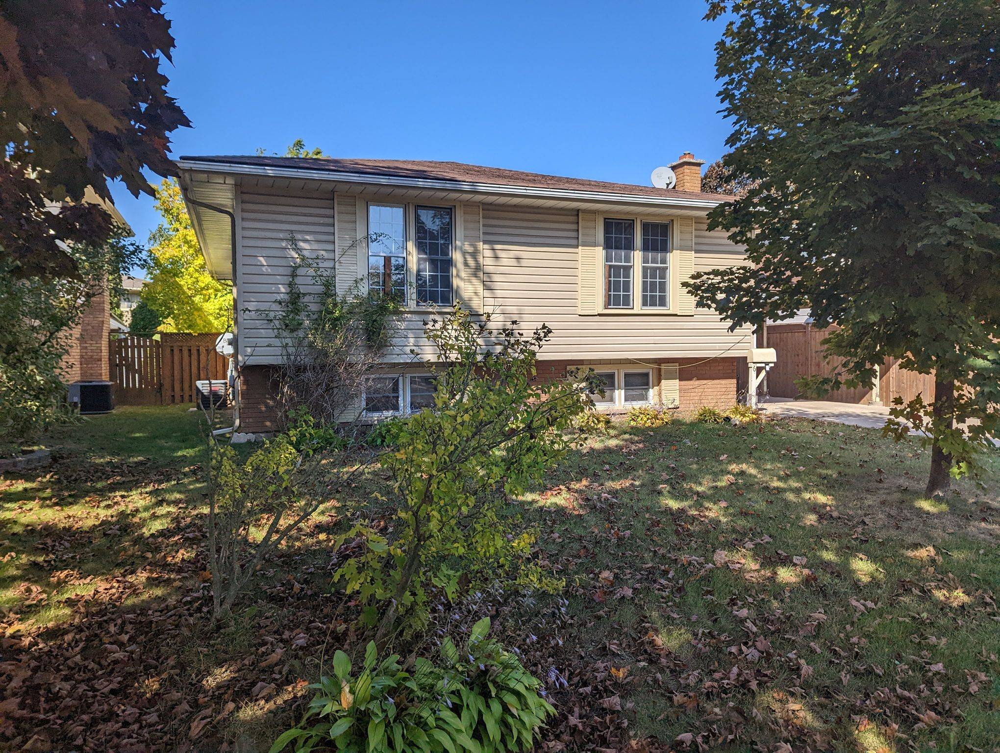 Brantford, ON N3R 6C7,6 Spartan DR