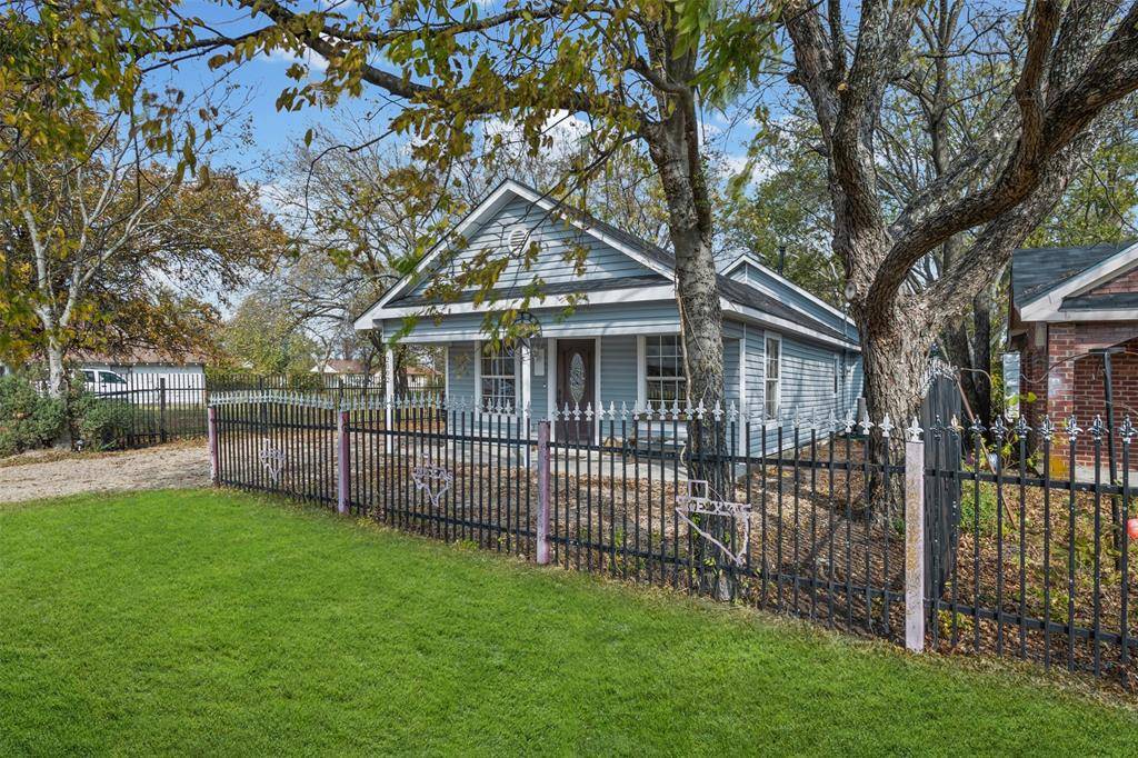 Ennis, TX 75119,2002 NE Main Street