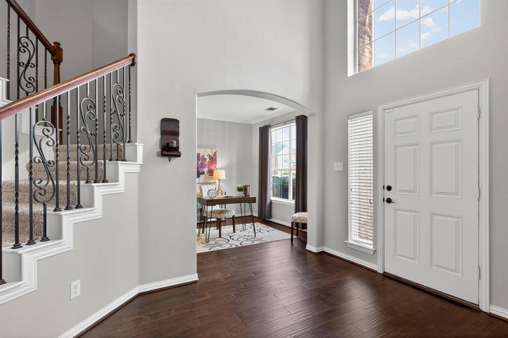 Irving, TX 75063,8615 Oak Valley Court