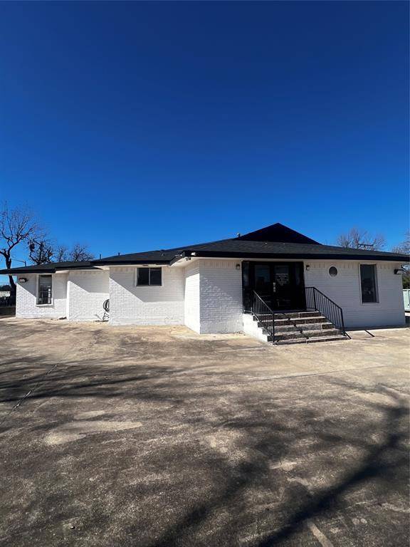 Arlington, TX 76010,133 E Park Row Drive