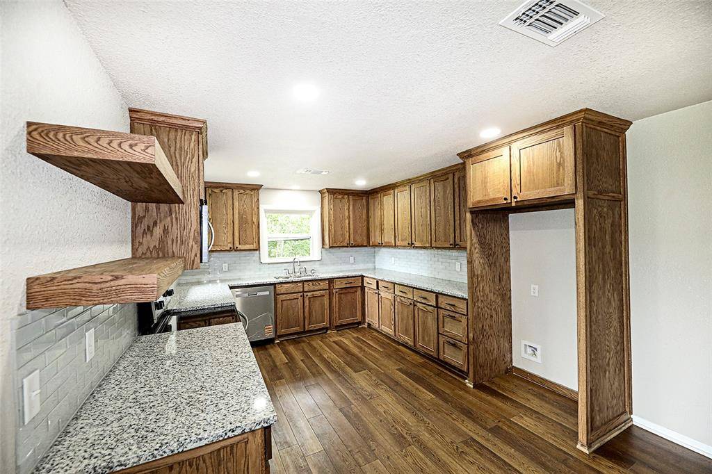 Bowie, TX 76230,190 Trail Drive