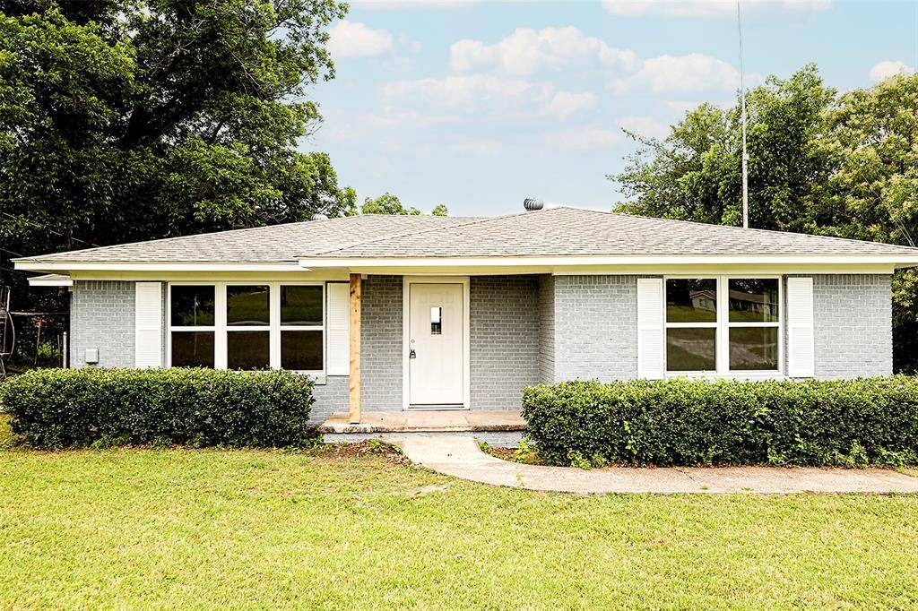 Bowie, TX 76230,190 Trail Drive