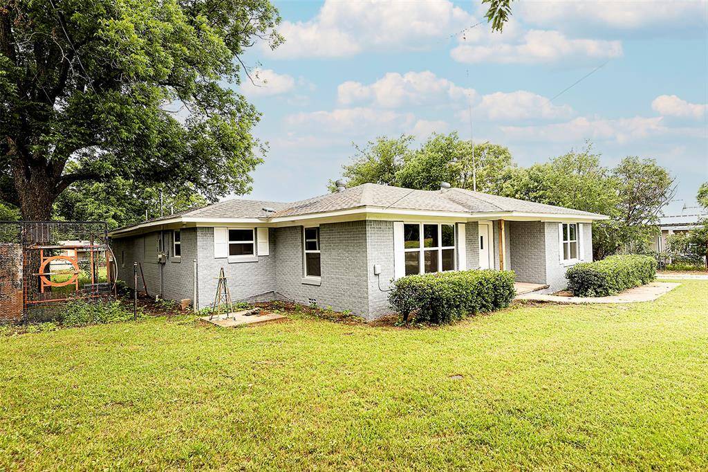 Bowie, TX 76230,190 Trail Drive