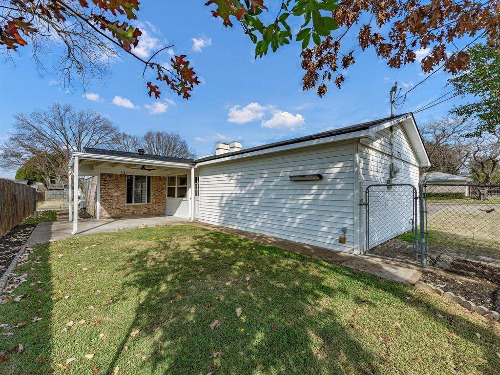 Farmers Branch, TX 75244,3838 Crestpark Drive