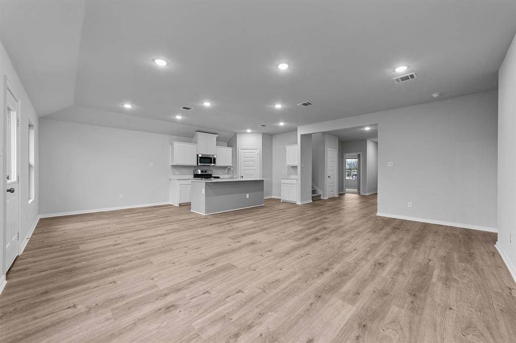 Van Alstyne, TX 75495,607 Forest Haven Drive