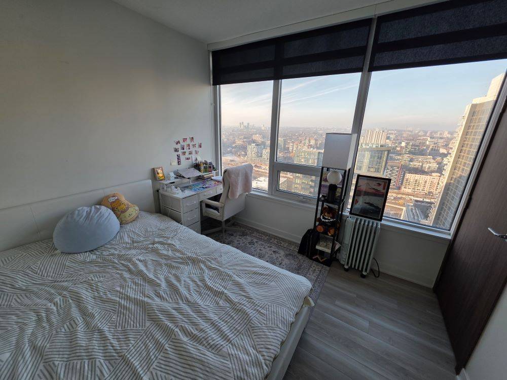 Toronto C01, ON M6A 2E1,17 Bathurst ST E #4110