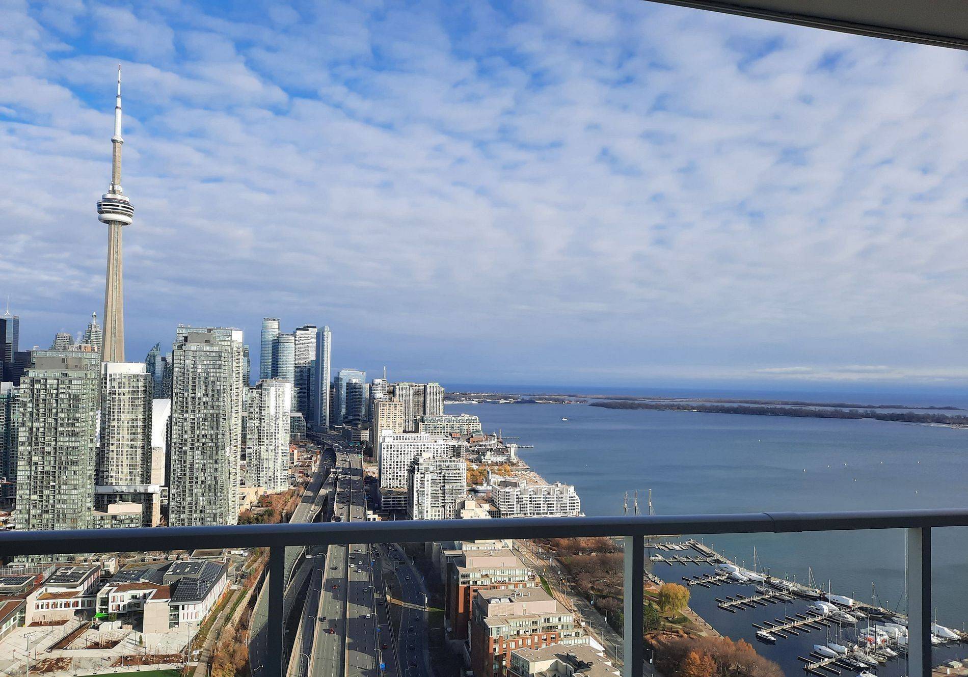 Toronto C01, ON M6A 2E1,17 Bathurst ST E #4110