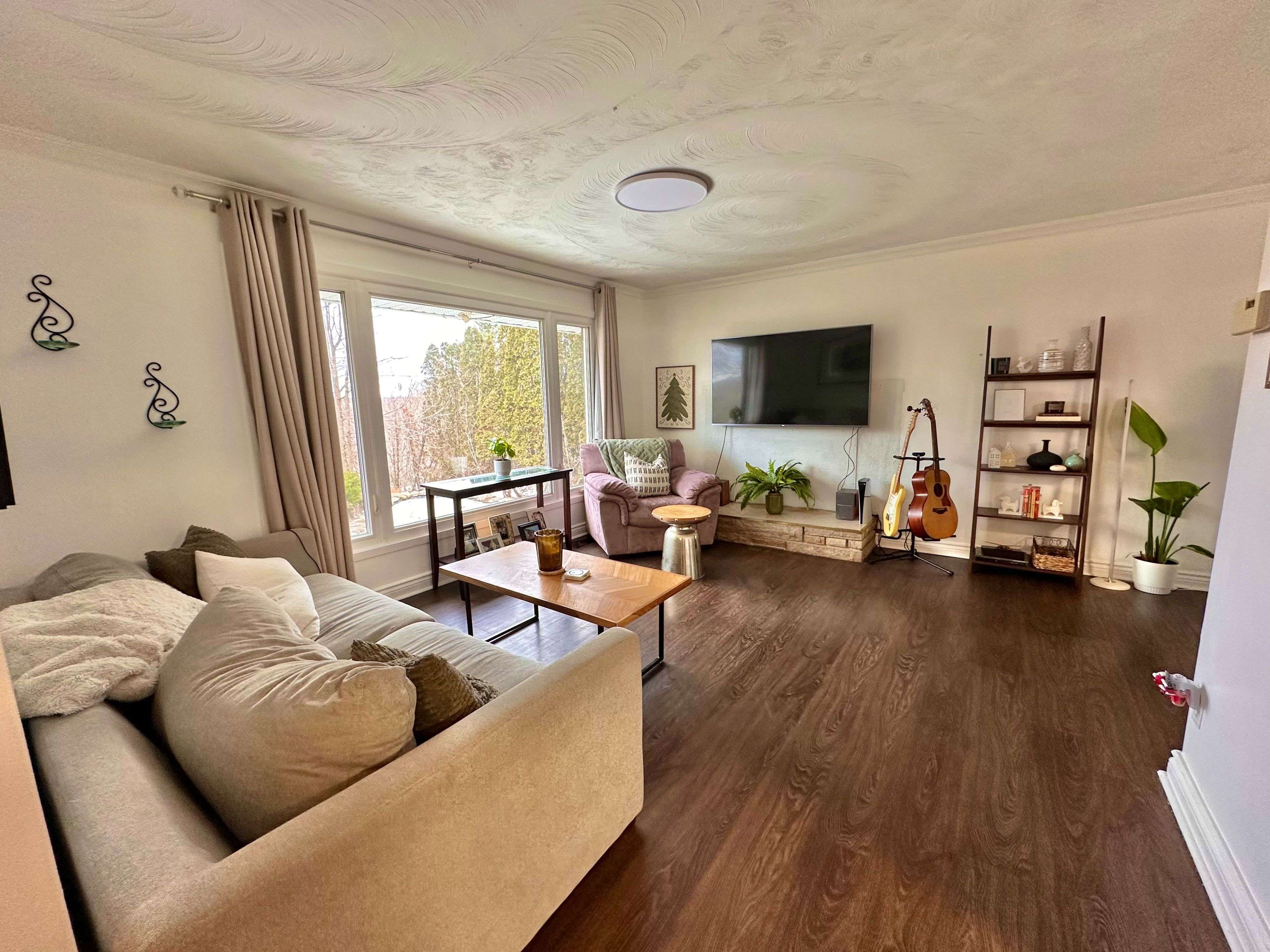 Oshawa, ON L1H 7C6,147 Grandview ST S