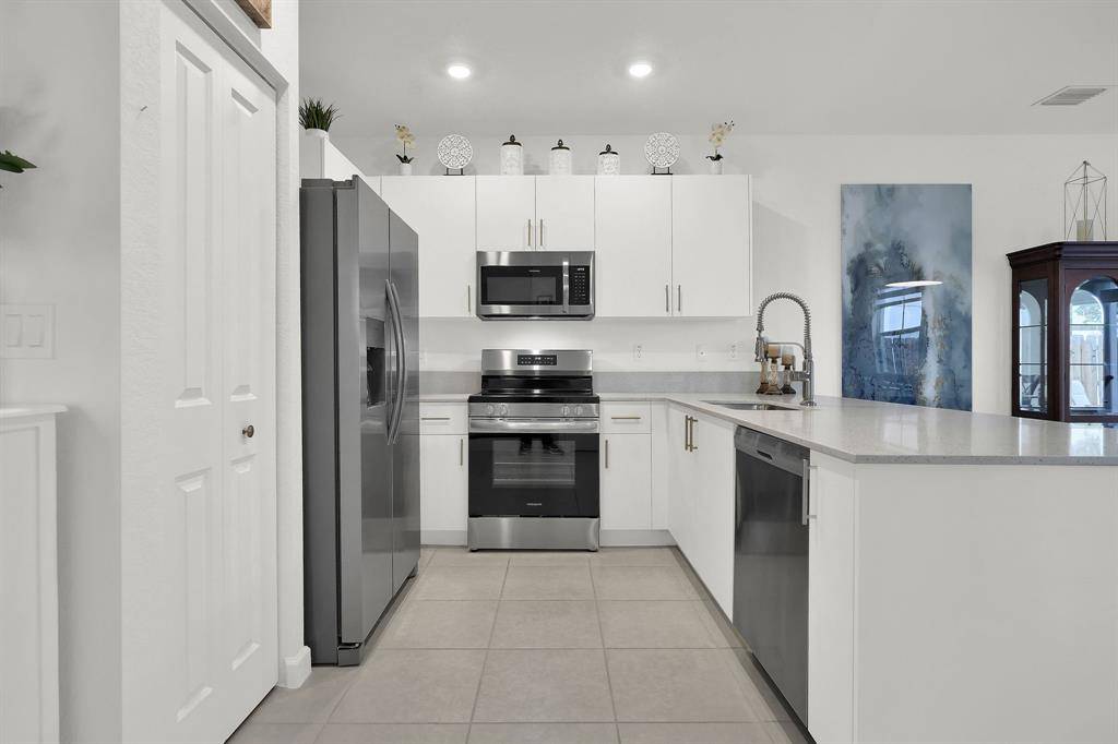 Coral Springs, FL 33076,11881 NW 46th St