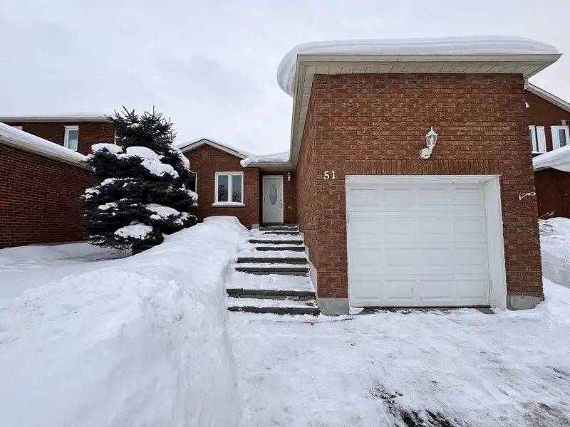 Barrie, ON L4N 7H7,51 Mcdougall DR #UPPER
