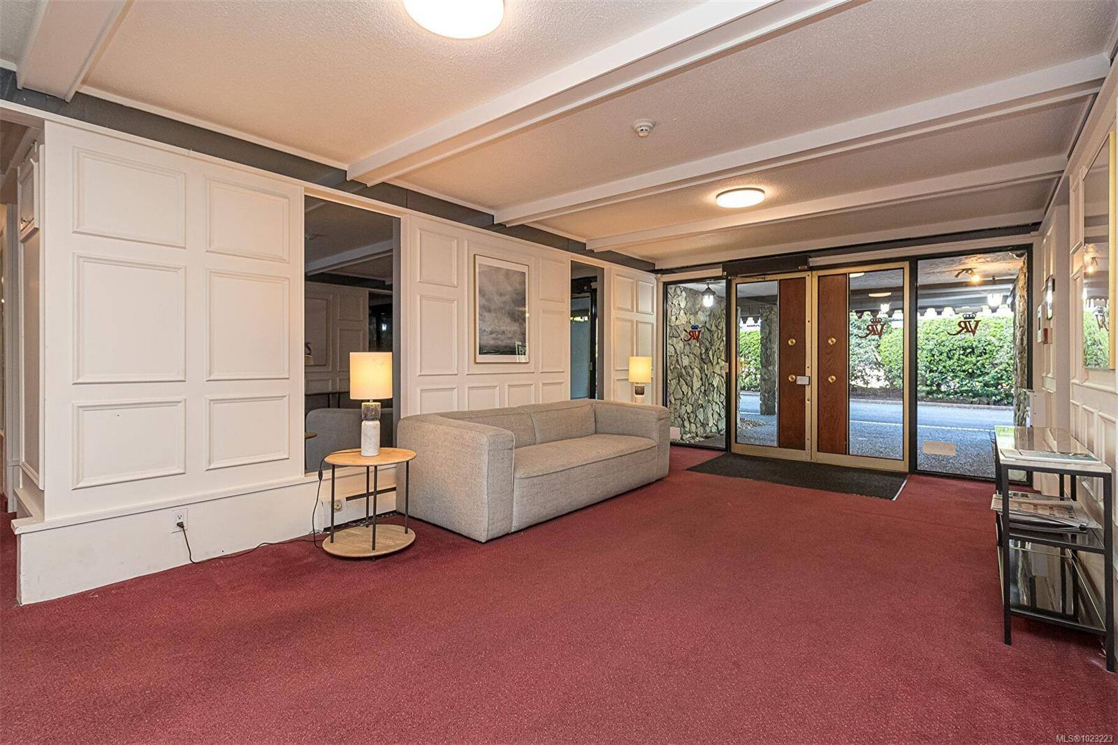 Victoria, BC V8V 2Y5,964 Heywood Ave #118