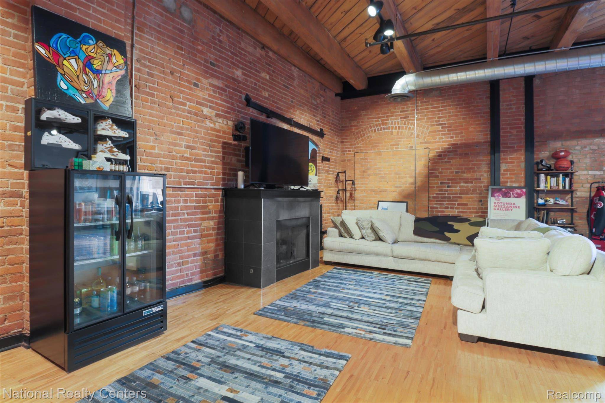 Detroit, MI 48207,200 S RIVER PLACE DR #29