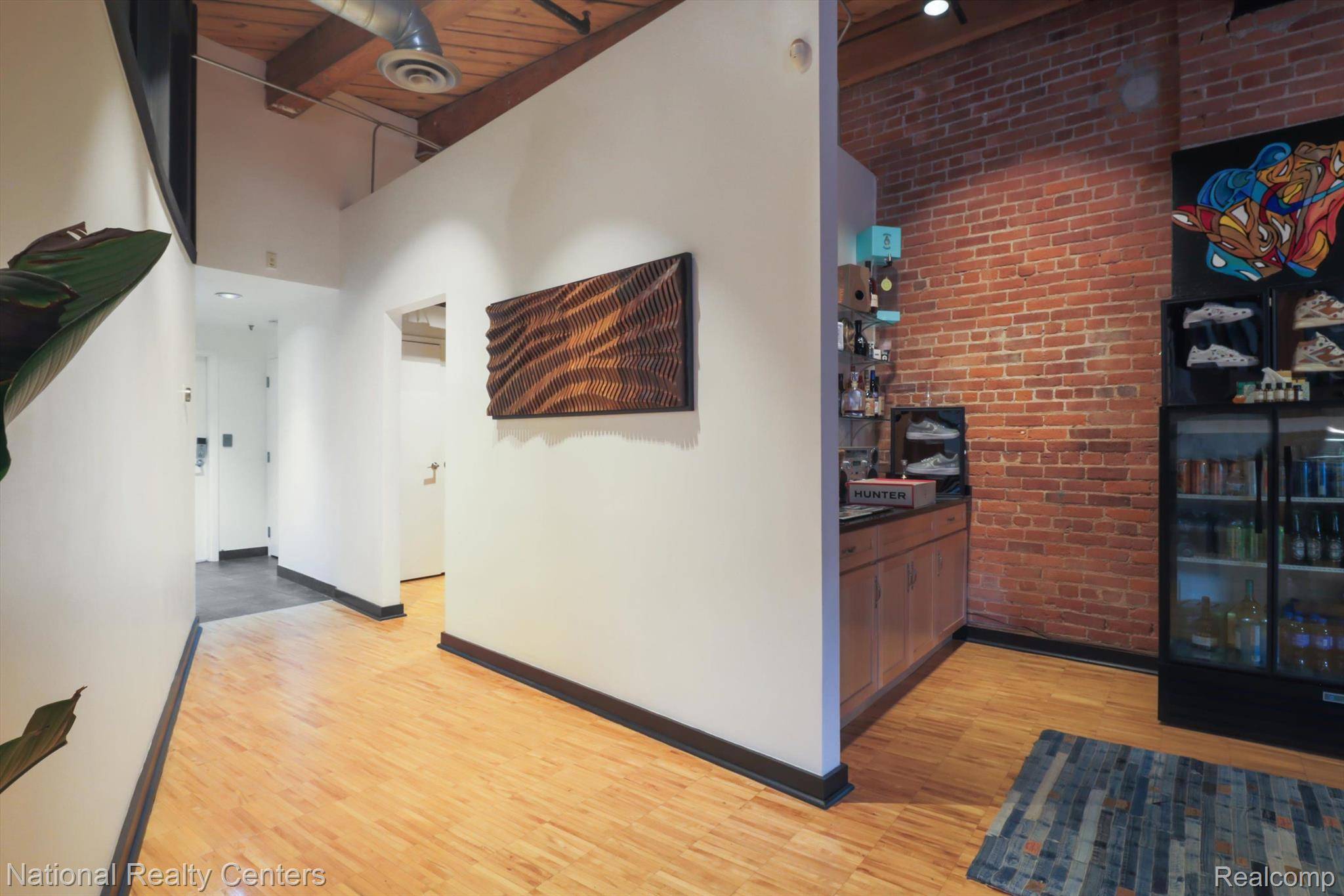 Detroit, MI 48207,200 S RIVER PLACE DR #29