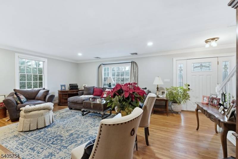 Wayne Twp., NJ 07470,1666 Hamburg Tpke