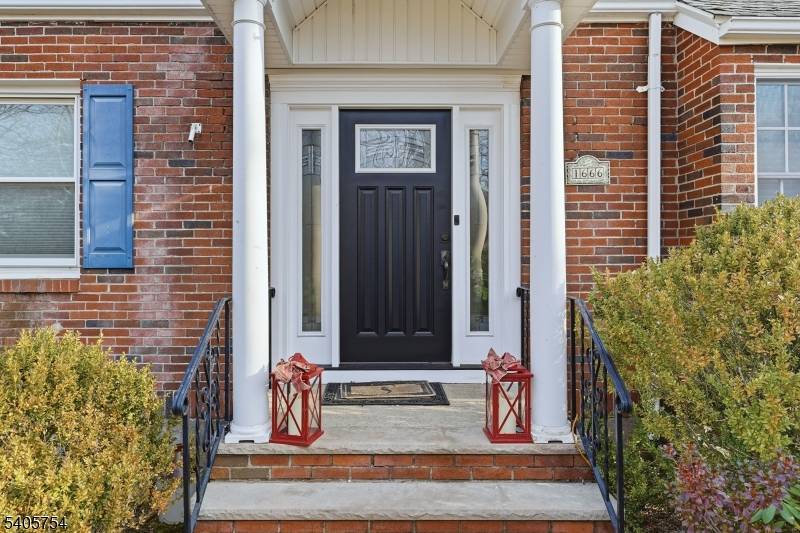 Wayne Twp., NJ 07470,1666 Hamburg Tpke