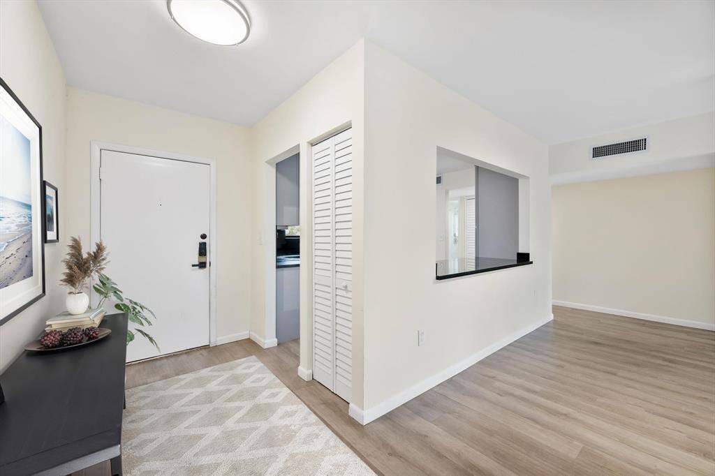 Miami, FL 33179,19986 NE 5th Ct #4D