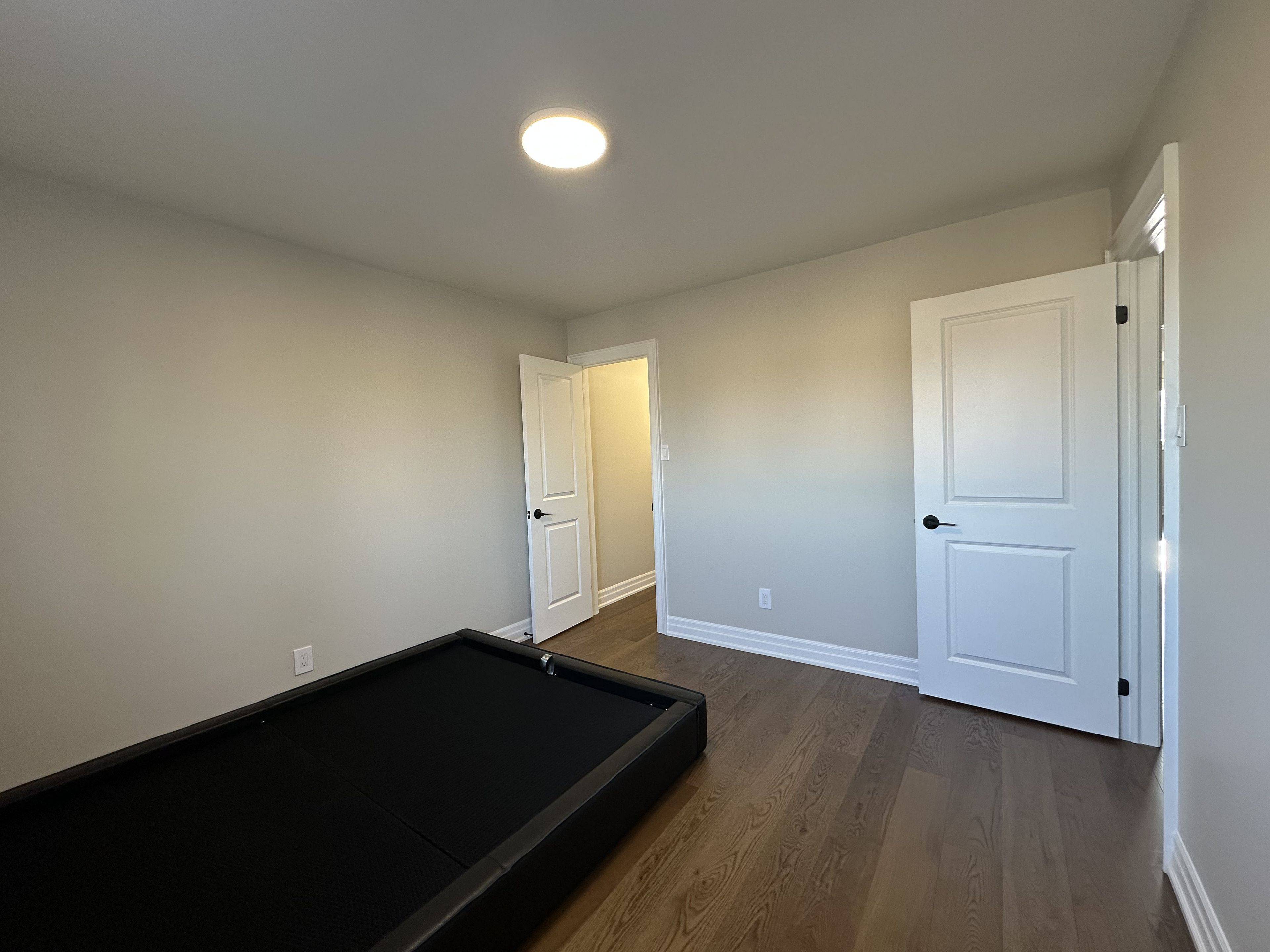 Mississauga, ON L5L 5A7,3366 Mulcaster RD #Room 1