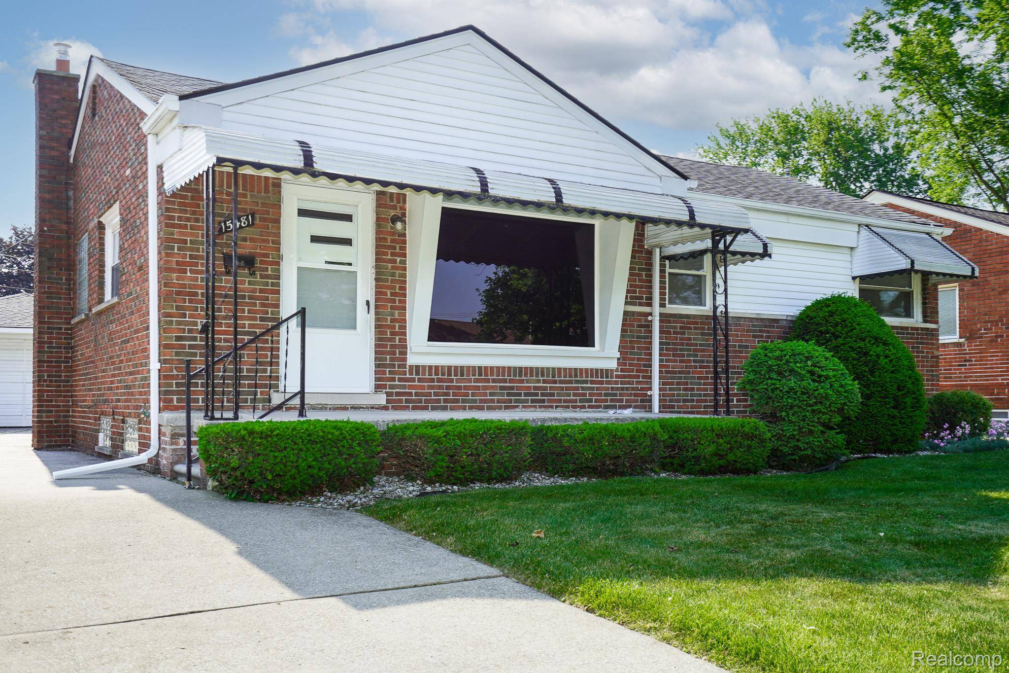 Southgate, MI 48195,15481 Drake ST