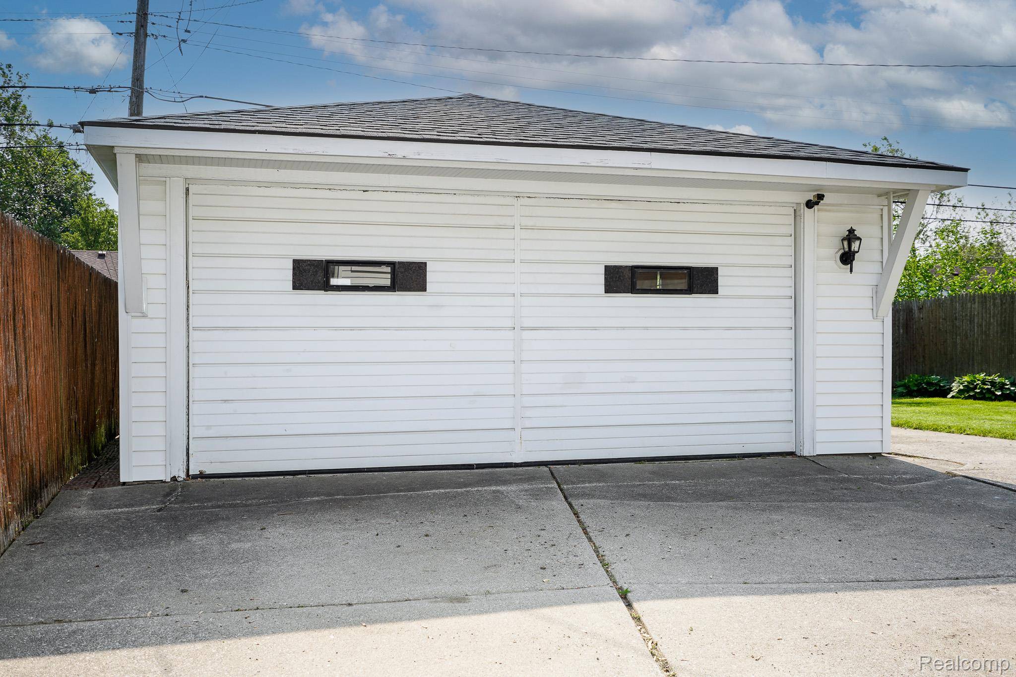 Southgate, MI 48195,15481 Drake ST