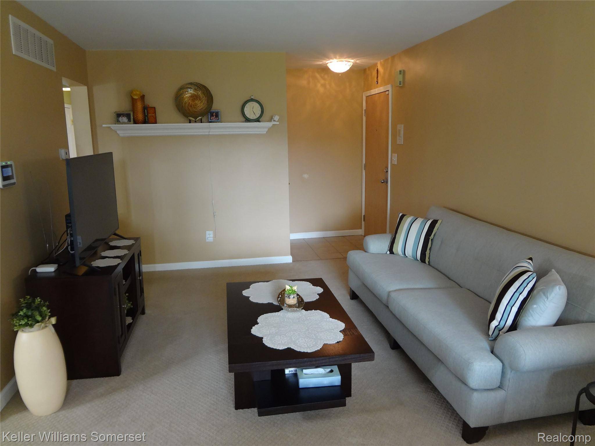 Warren, MI 48093,29626 Hoover RD #626